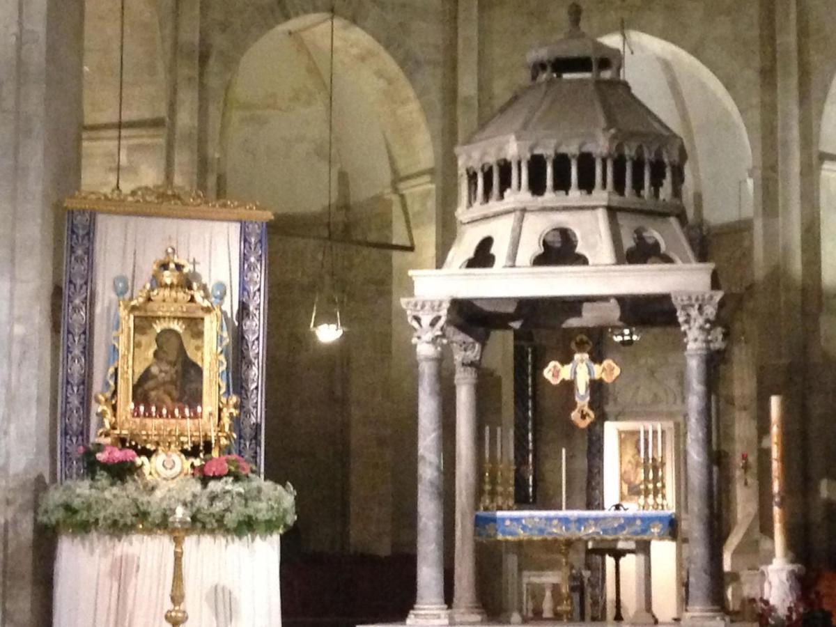 Castelduomo Dimore Deluxe Barletta Bagian luar foto